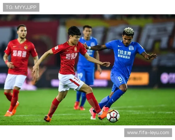 中超广州德比激战再启，恒大与富力火拼争荣耀